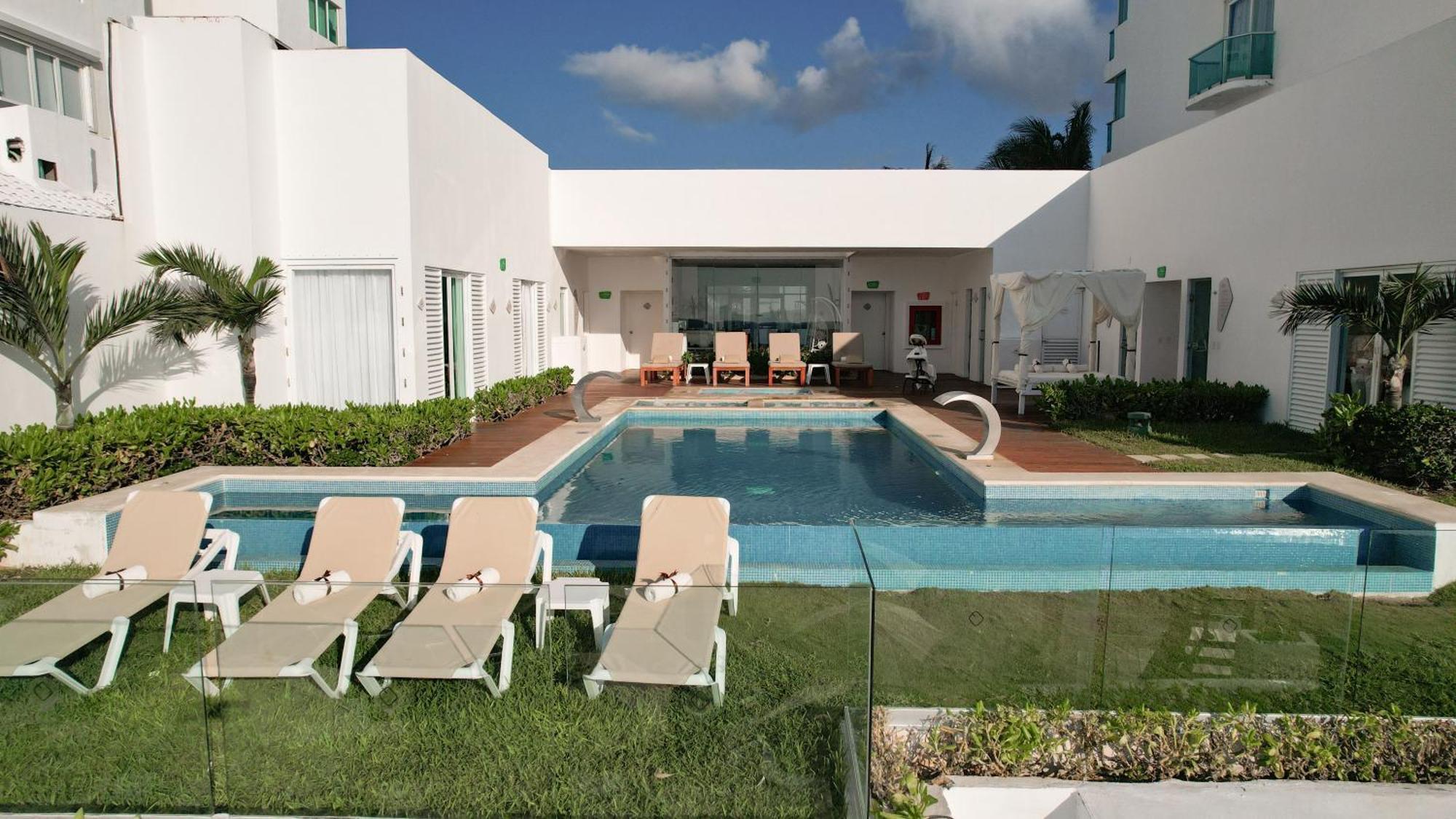 Oleo Cancun Playa All Inclusive Resort Exterior photo